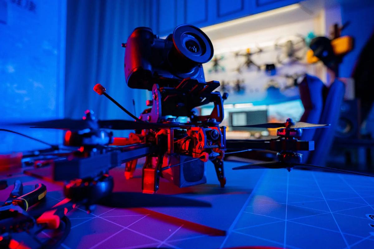 DJI 